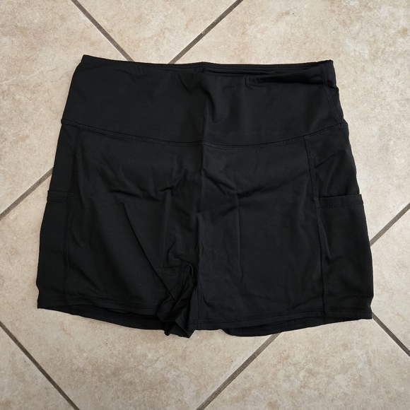 Halara everyday 2 piece backless activity dress & shorts perfection black Medium - Picture 3 of 9